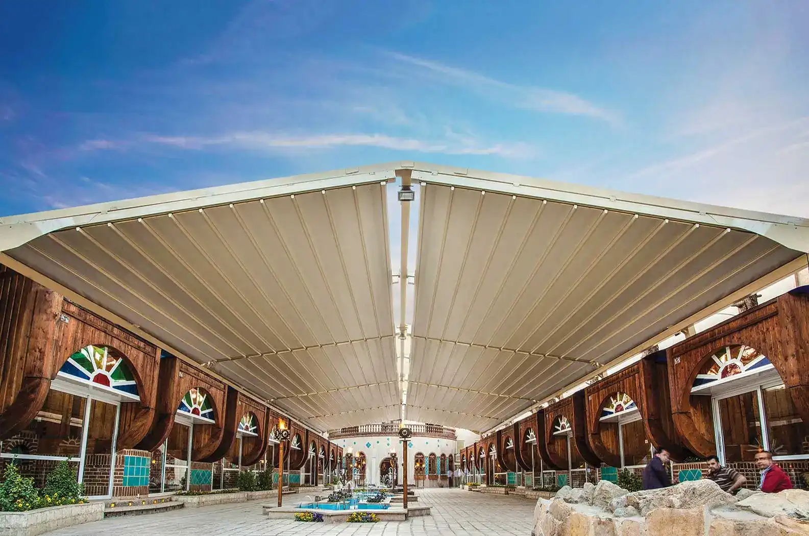 سقف متحرک سایه روشن